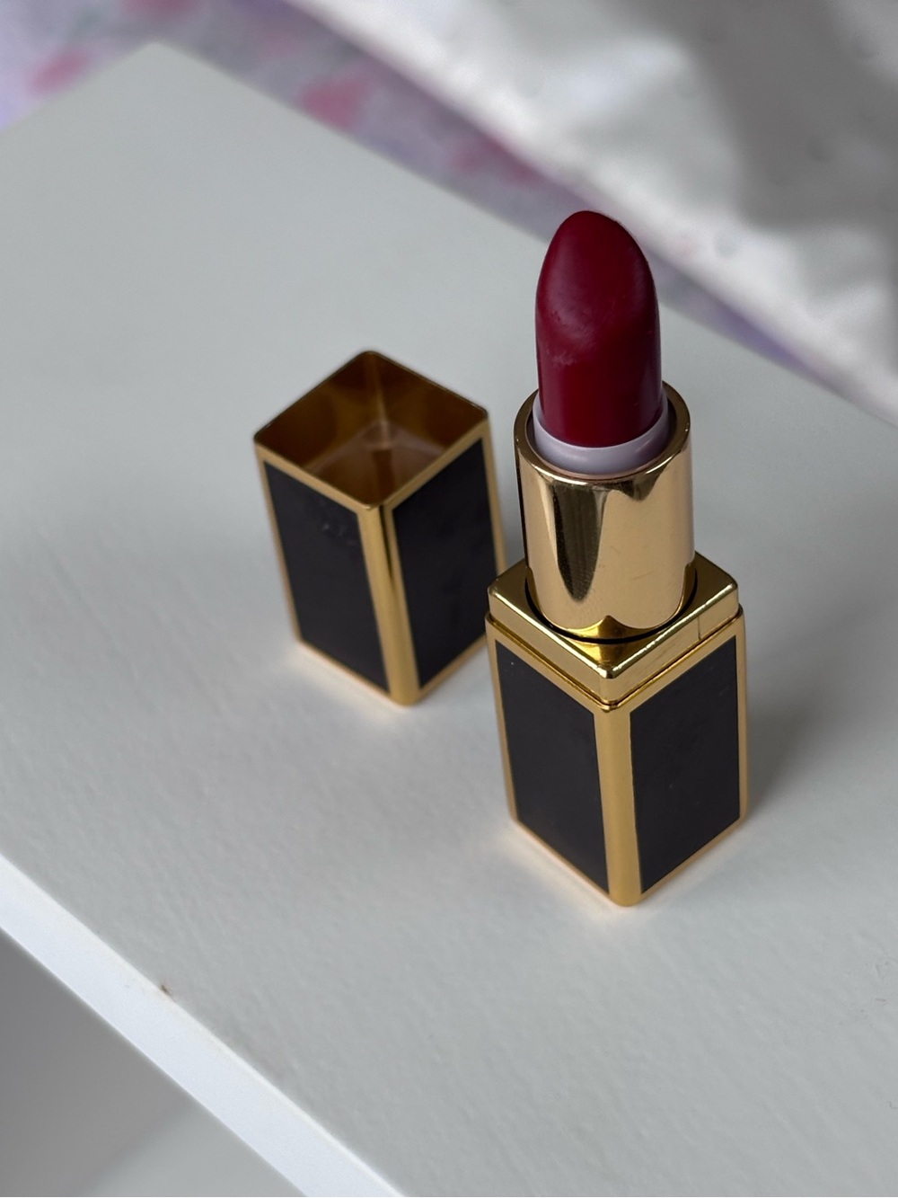 TOM FORD Mini Lipstick— SCARLET ROUGE - Picture 4 of 5